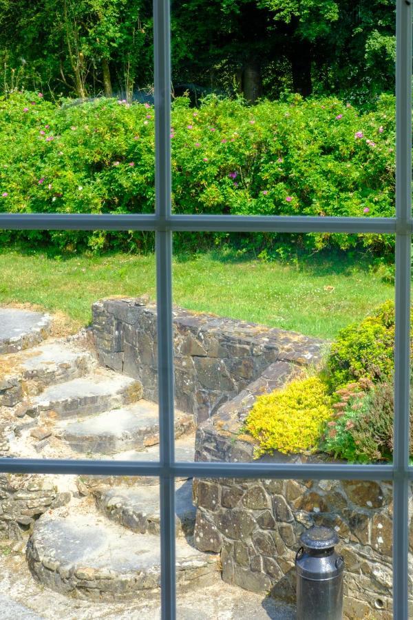 Lakeside Cottage Carmarthen Extérieur photo